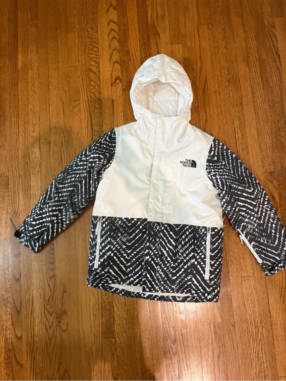 The North Face Kids White & Black Patterned Hooded Jacket